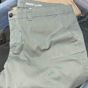 KHAKIS by GAP
